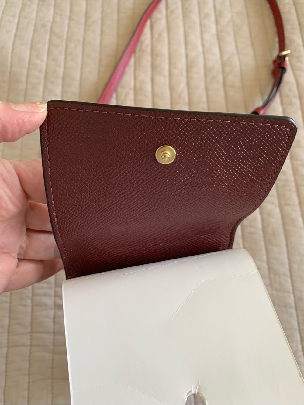 New! Coach Red Leather Crossbody Phone Pouch with Gold Logo Adjustable Strap - Picture 8 of 13